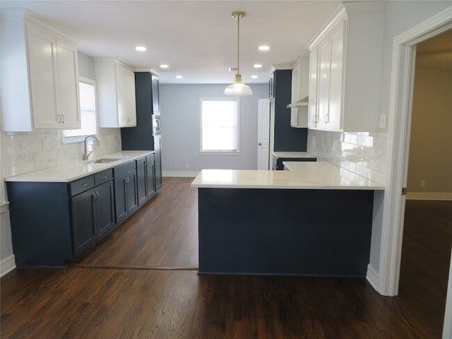 Building Photo - 1103 Jocelyn St