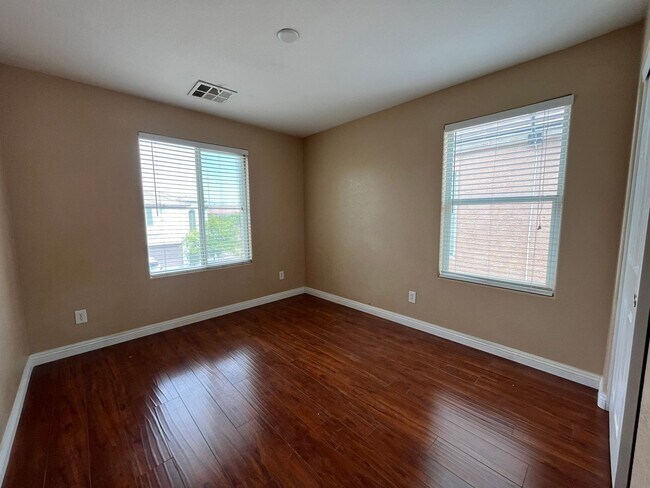 Building Photo - 8988 Winchester Ridge St
