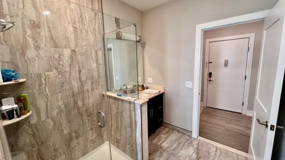 Building Photo - 140 Comet Way