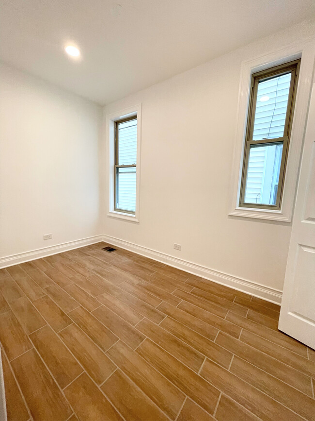 Bedroom 2 - 3043 N Monticello Ave