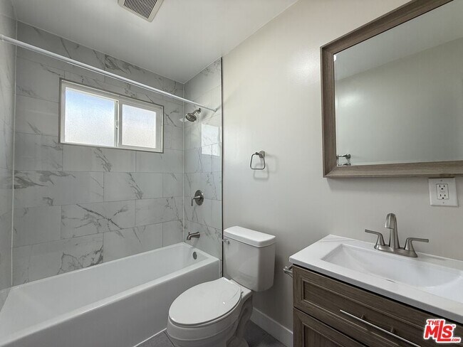 Building Photo - 1505 Cochran Ave