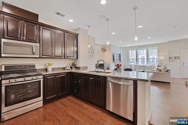 Building Photo - 80 Wesmont Drive
