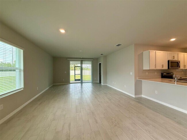 Building Photo - 9404 Sunbeam Cir