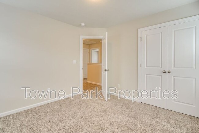 Building Photo - 1830 Butternut Dr