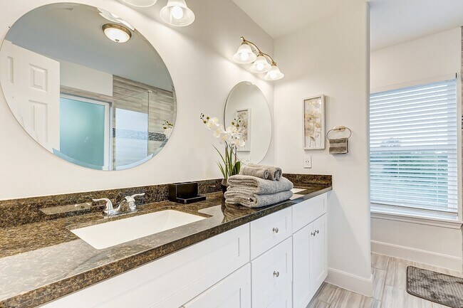 Building Photo - 14510 Sanour Dr