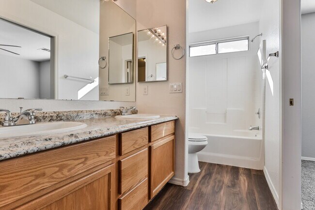 Building Photo - 809 E Rossi Ct