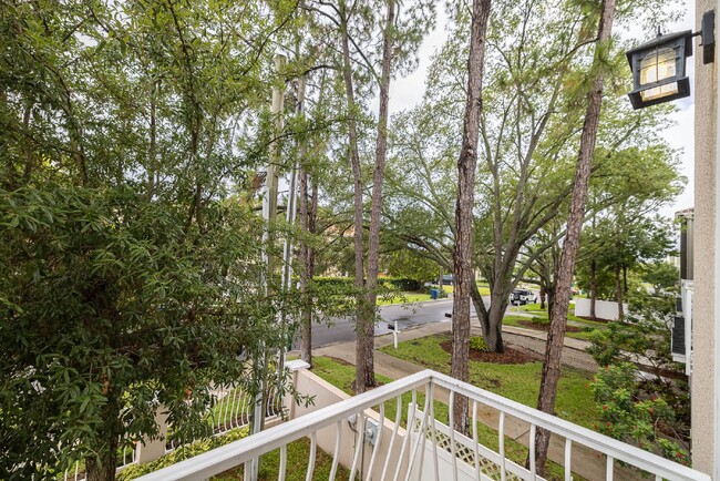 Building Photo - "Spacious & Stylish 3-Bed Oasis in Tampa w...