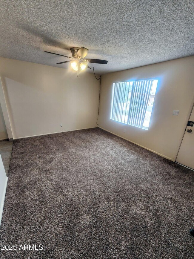 Building Photo - 415 E Frost Cir