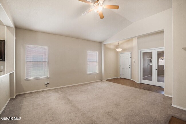 Building Photo - 2932 Pino Triste Dr