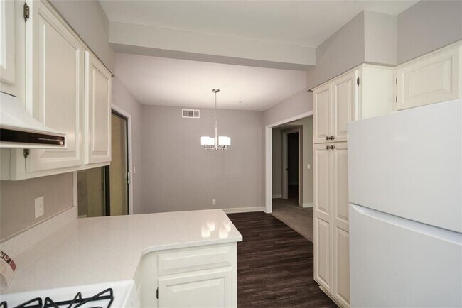 Building Photo - 607 Lismore SE