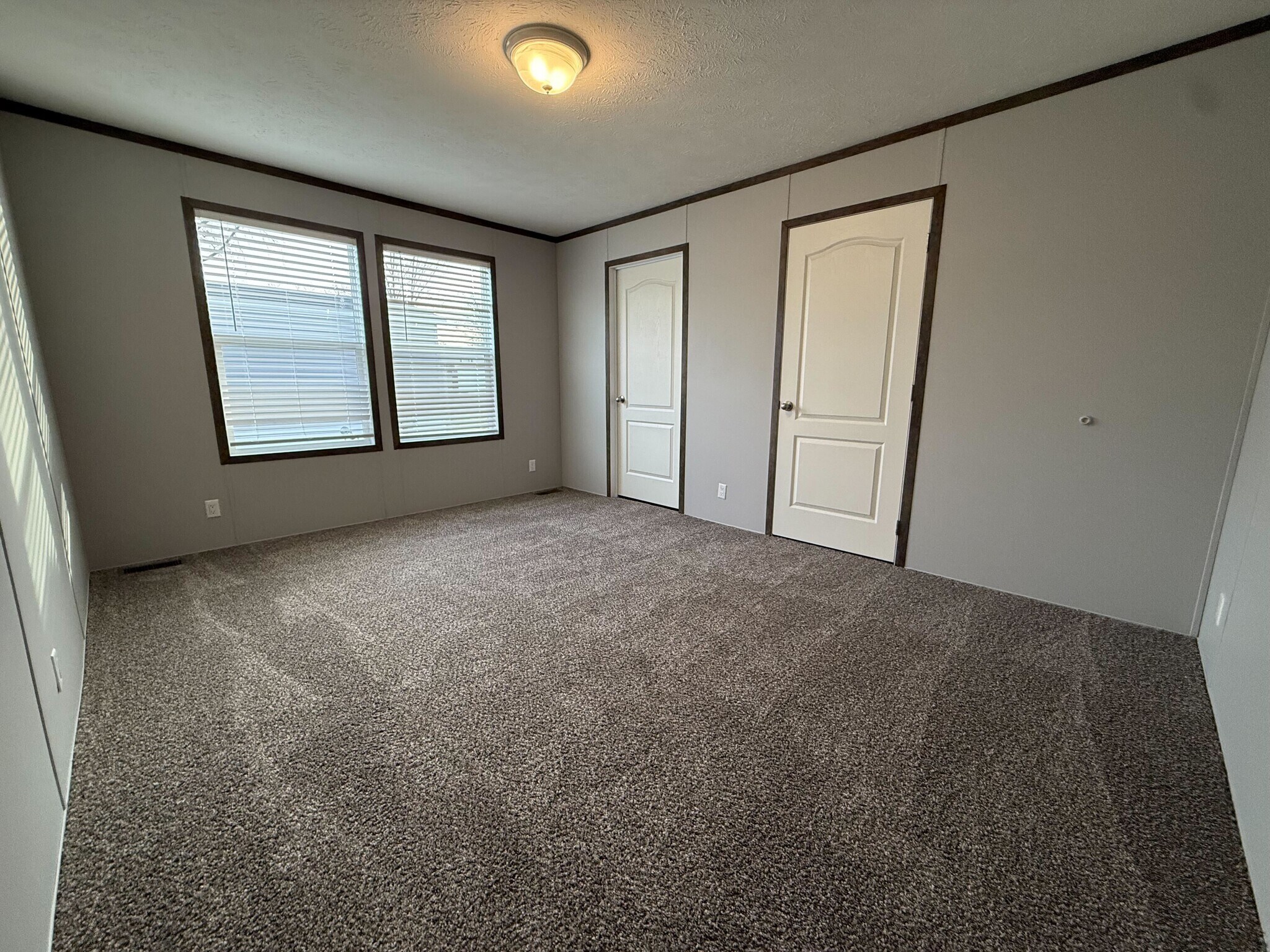 Building Photo - 11987 Springbrook Ct