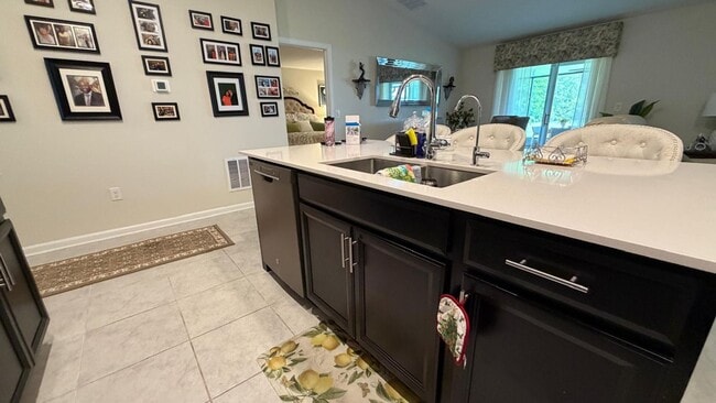 Building Photo - Beautiful 3 bed 2 bath Home - Unfurnished
