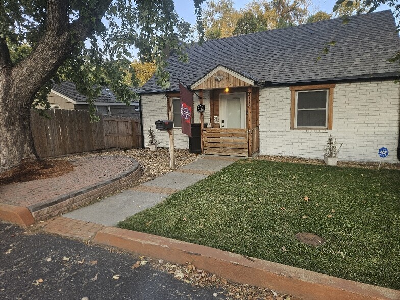 Building Photo - 711 S Northern Blvd