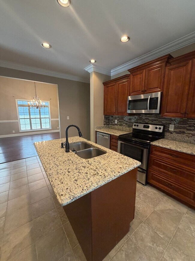 Building Photo - 266 Turnberry Circle