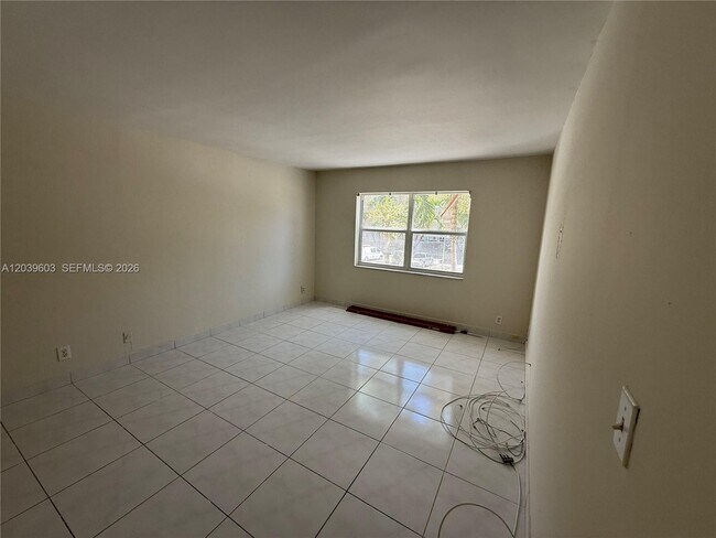 Building Photo - 401 Golden Isles Dr