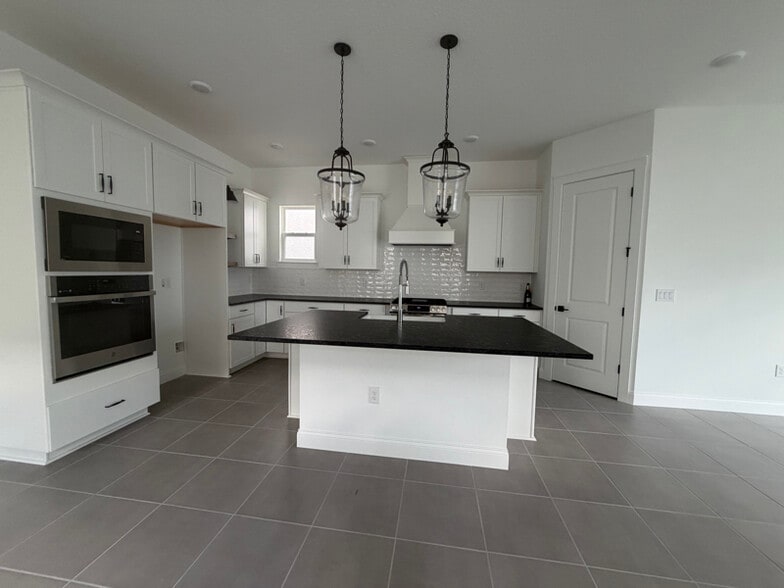 Building Photo - 12500 Westhaven Oak Dr