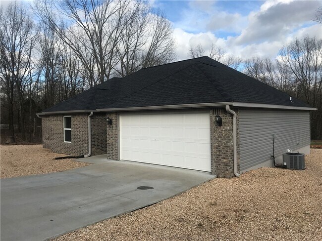 Building Photo - 93 Kinloch Dr