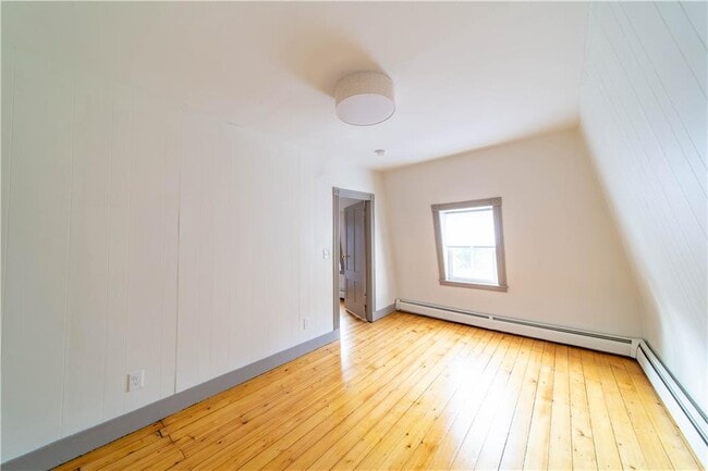 Building Photo - 309 Main St