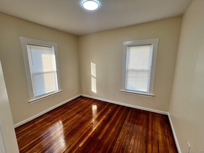 Building Photo - 93 Enfield St
