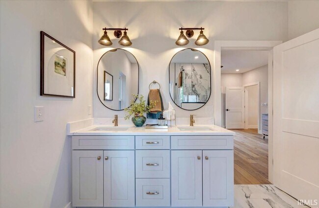 Building Photo - 3430 S Forrester St