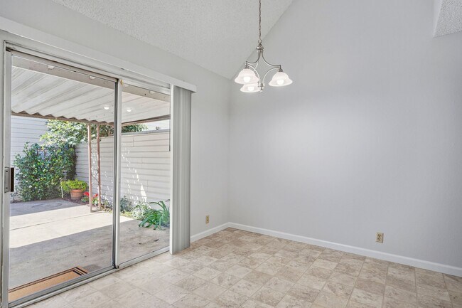 Building Photo - 7235 Cinnamon Cir