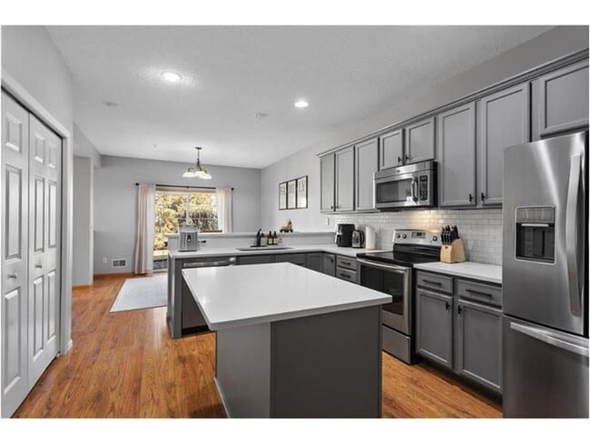 Building Photo - 1509 111th Dr NE