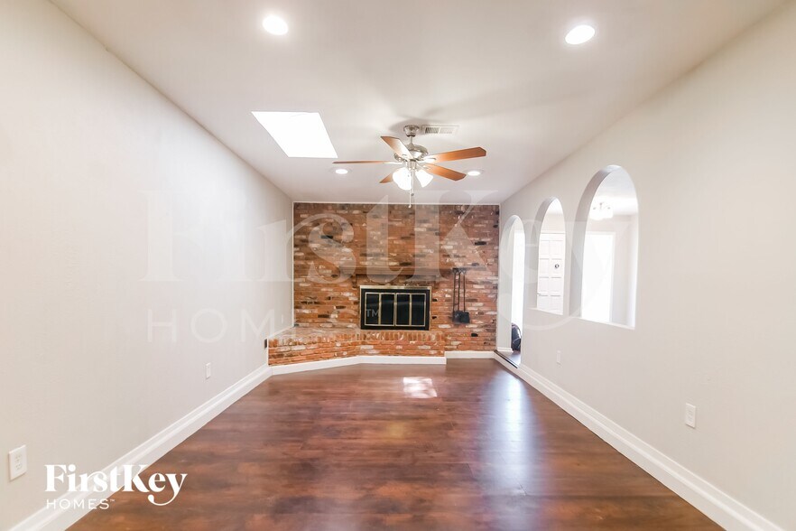 Building Photo - 6332 Norma St