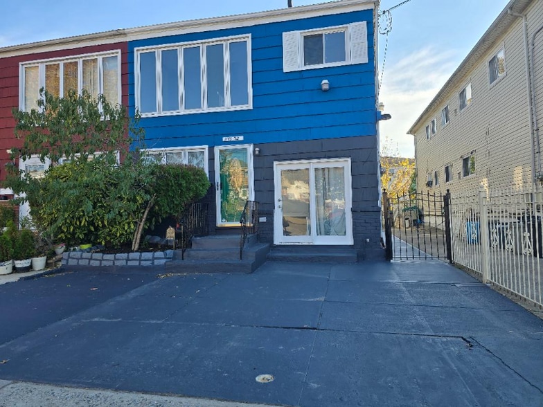 Primary Photo - 255-32-255149 149th Ave