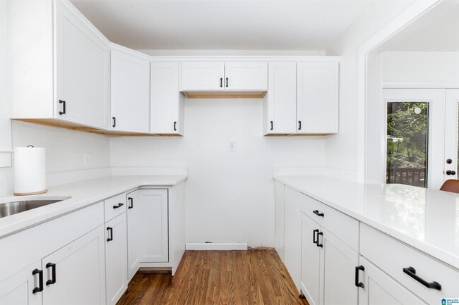 Building Photo - 724 Rose Dr
