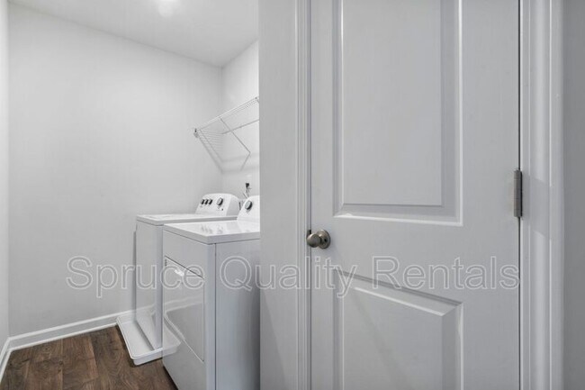 Building Photo - 112 Saddlehorse Ln