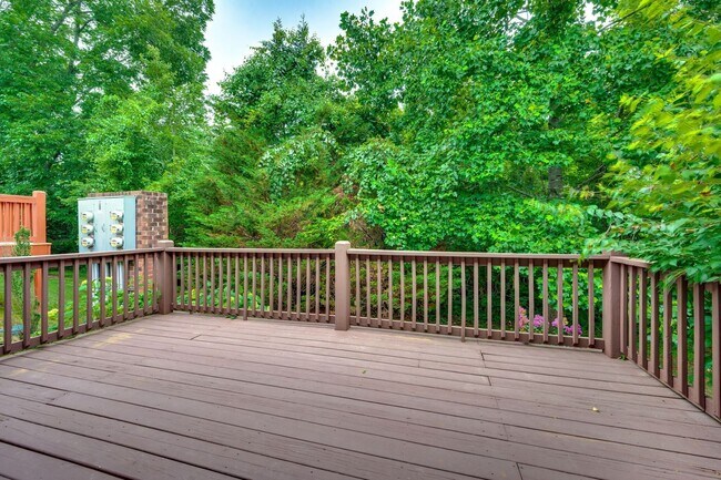 Building Photo - 902 Catlow Ct