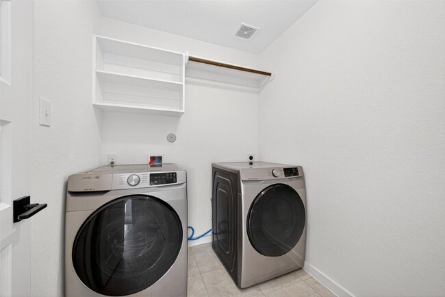 Building Photo - 16307 Rockdale Landing Dr