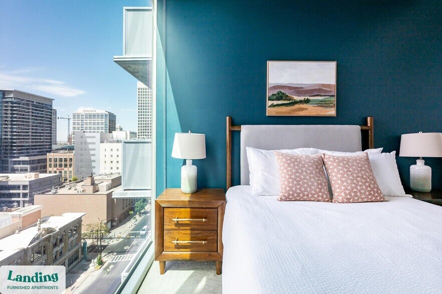 Building Photo - 151 S State St