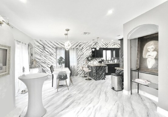 Building Photo - 1102 NW 26th St