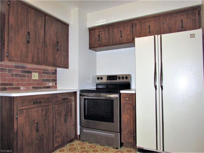 Building Photo - 11509 Lake Ave