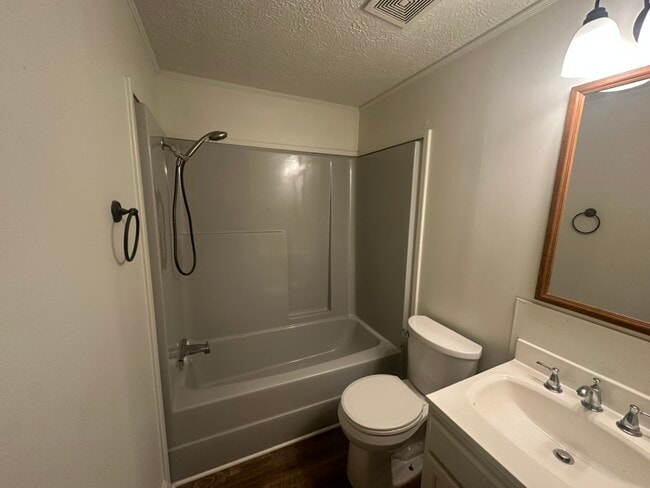 Building Photo - 1117 W Main St