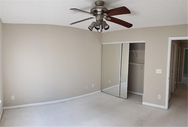 Building Photo - 204 Wild Flower Ln
