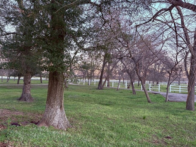 Building Photo - 3330 Band Rd