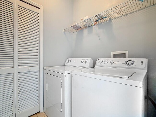 Building Photo - 2051 Winterset Dr