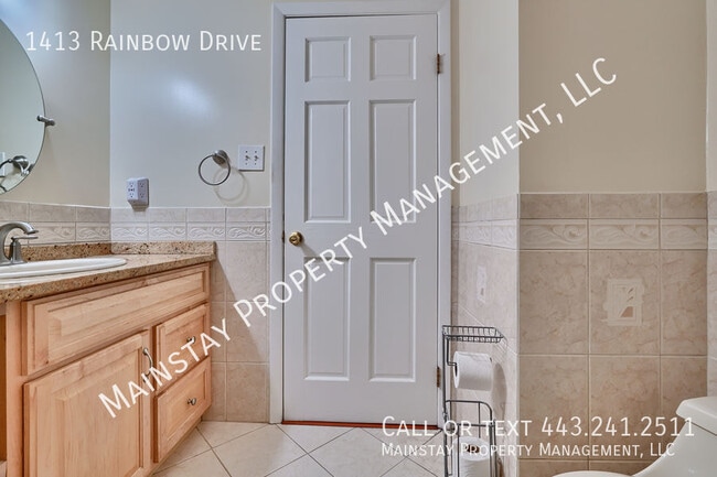 Building Photo - 1413 Rainbow Dr
