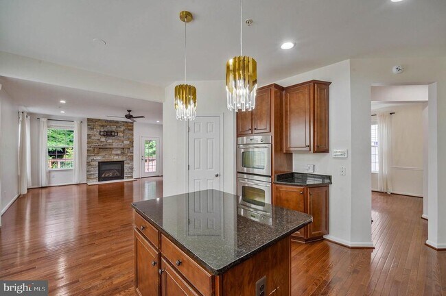Building Photo - 3461 Eagle Ridge Dr