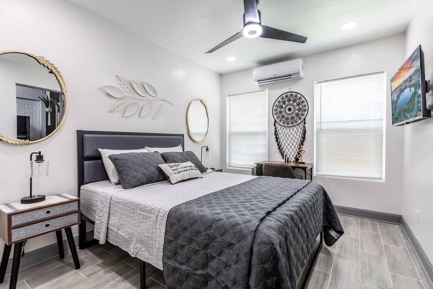 Building Photo - 5343 Hermosa St