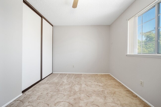 Building Photo - For RENT at Sandalwood Park North