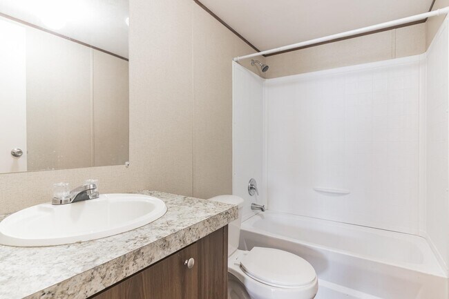 Building Photo - 104 E Castleshoals Dr