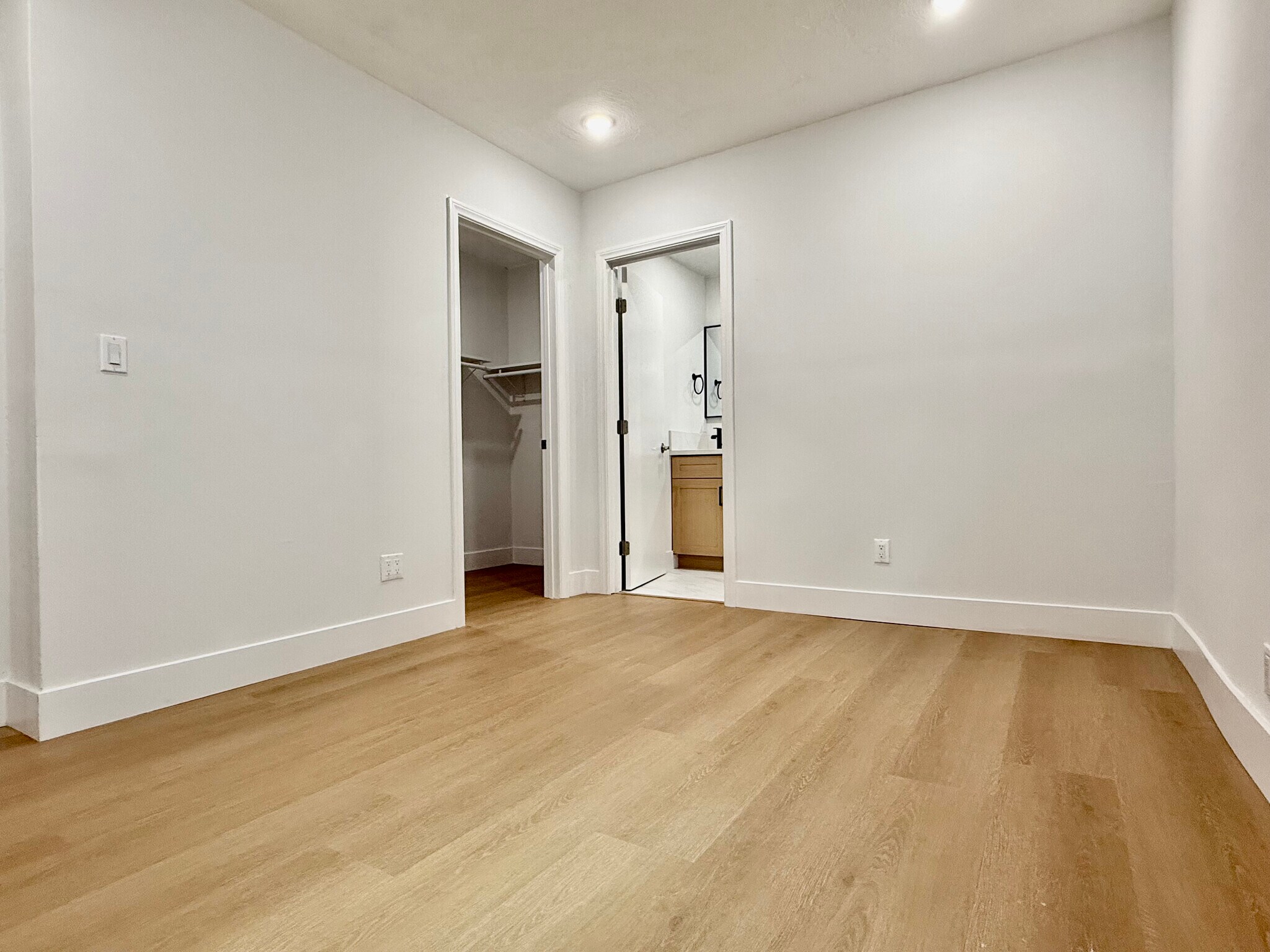 Building Photo - 1221 West Blvd