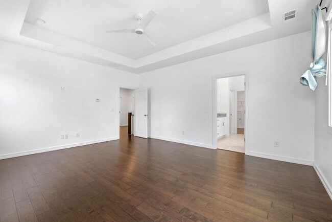 Building Photo - 3388 Kelowna Ct