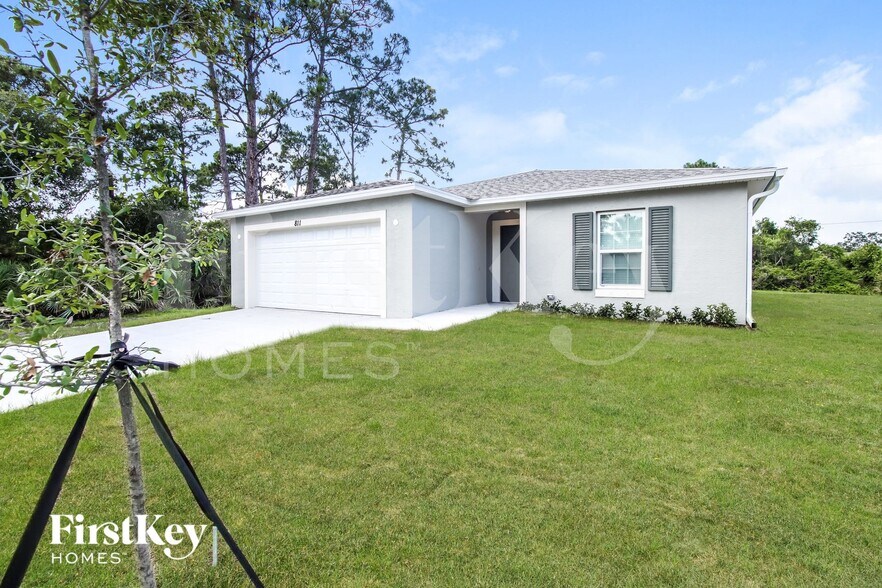 Building Photo - 811 Andrew St SE