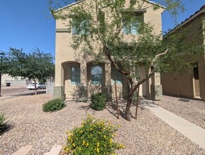 Building Photo - 3 Bedroom, 2.5 Bathroom Riverbend Home