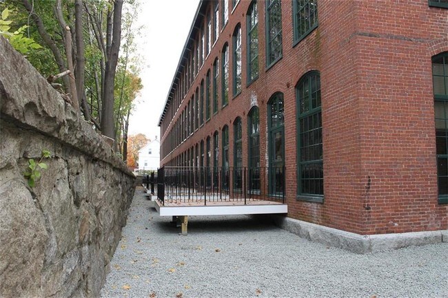 Building Photo - 75 Pocasset St