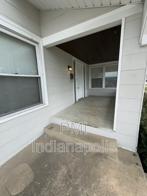 Building Photo - 1220 E Thompson Rd